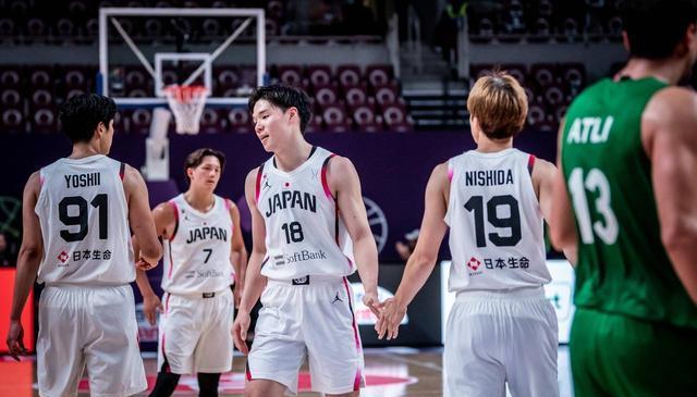 给球迷带来, 篮太强了, 么高呢 给球迷带来, 篮太强了, 么高呢