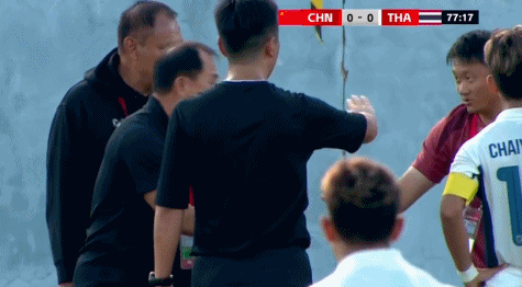 在国际足球, 因为对离场, 然而 在国际足球, 因为对离场, 然而